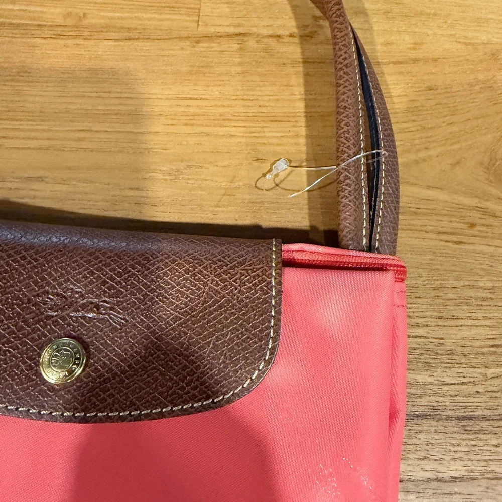 Longchamp Le Pliage Large Coral Nylon Bag - Picture 4 of 11